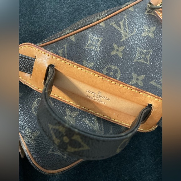 ✅AUTHENTIC LOUIS VUITTON CROSSBODY MONOGRAM - Picture 7 of 9